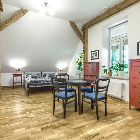 Nocleg ze śniadaniem Stara Szkola 20 3*