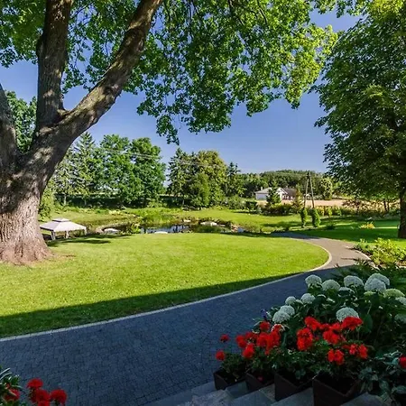 Stara Szkola 20 Nocleg ze śniadaniem 3*