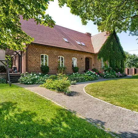 Stara Szkola 20 3* Trzcin