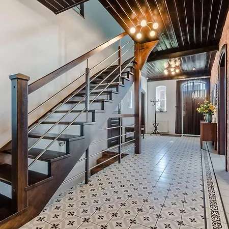 Stara Szkola 20 Trzcin