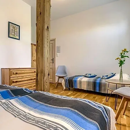 Stara Szkola 20 Bed & Breakfast