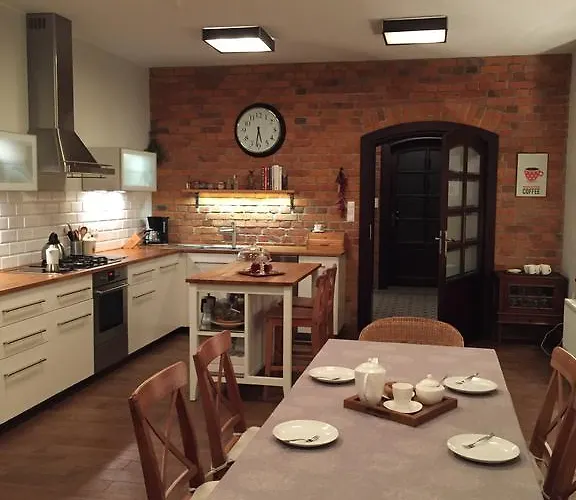 Stara Szkola 20 Trzcin