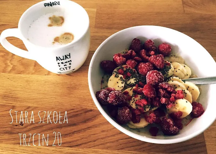 Stara Szkola 20 3* Trzcin